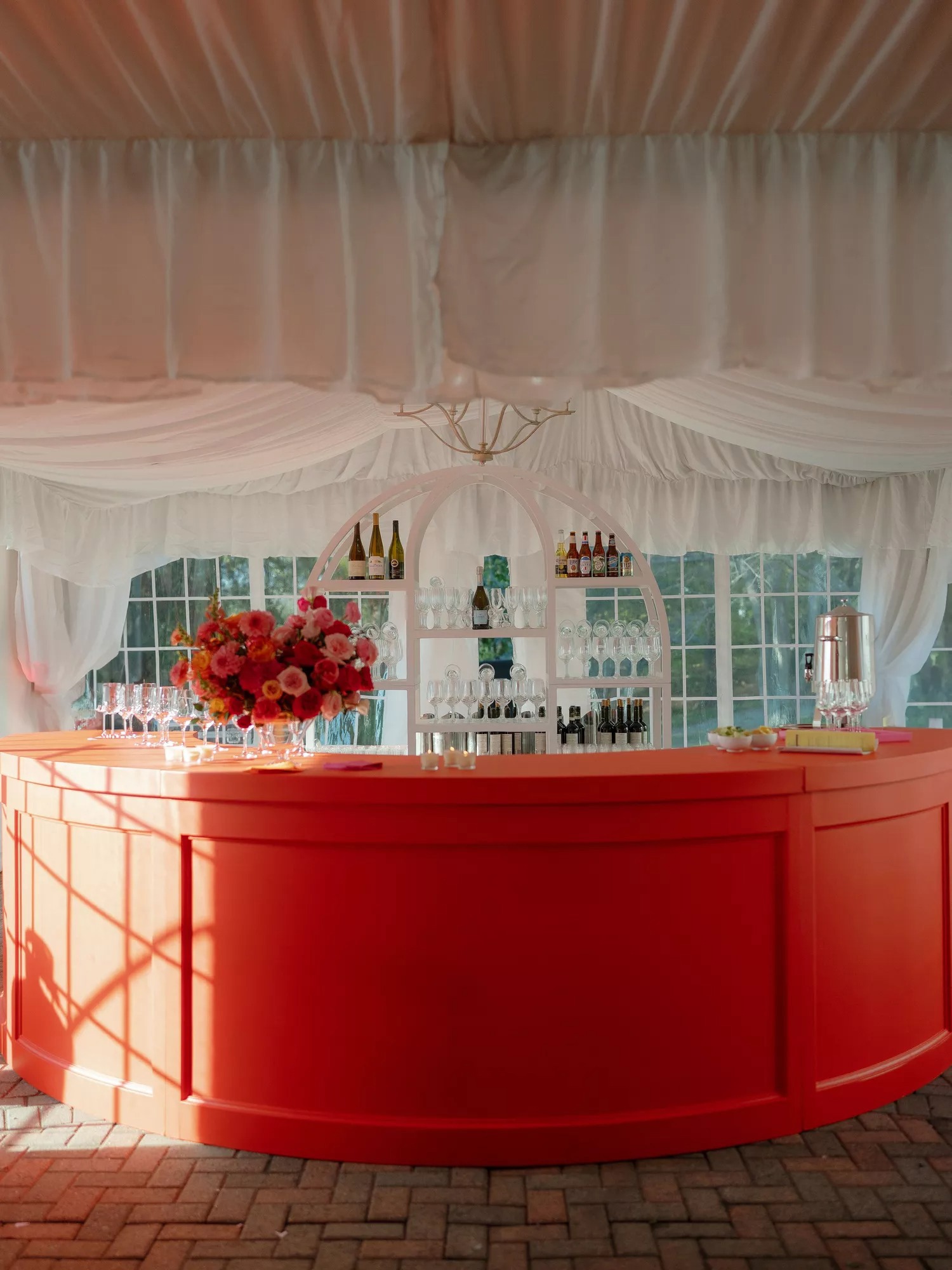 imgi_17_color-of-the-year-verona-sunset-bar-Hana-Gonzalez-ReishaJulian-130-f16dfe8a45a3465a9266e281ddfd7150.jpg